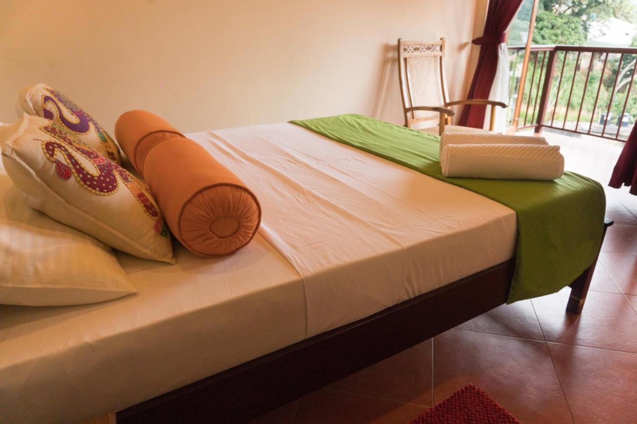 Aronka Homestay Канді Екстер'єр фото