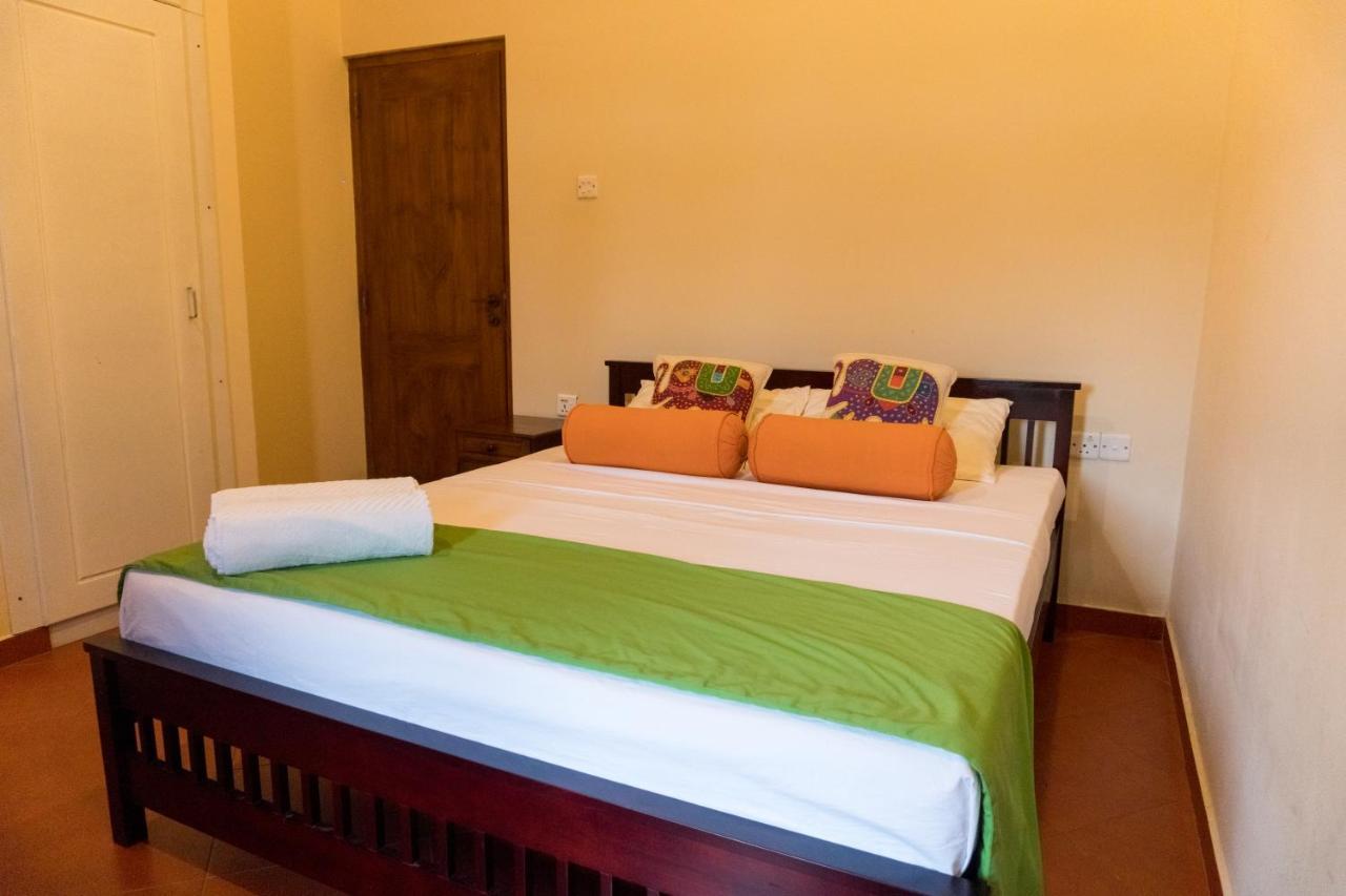 Aronka Homestay Канді Екстер'єр фото